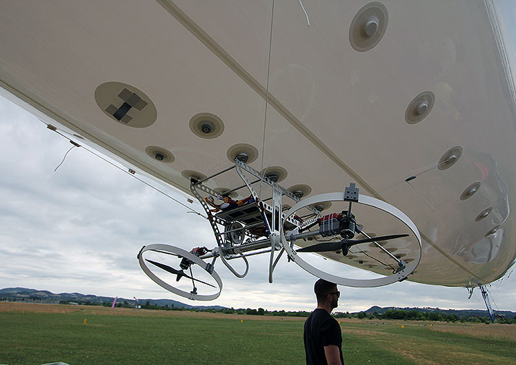 10-m-RC-Blimp-with-motors-detail